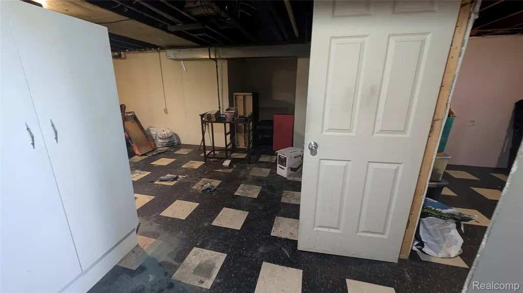 26828 Waldorf Street Roseville City MI 48066