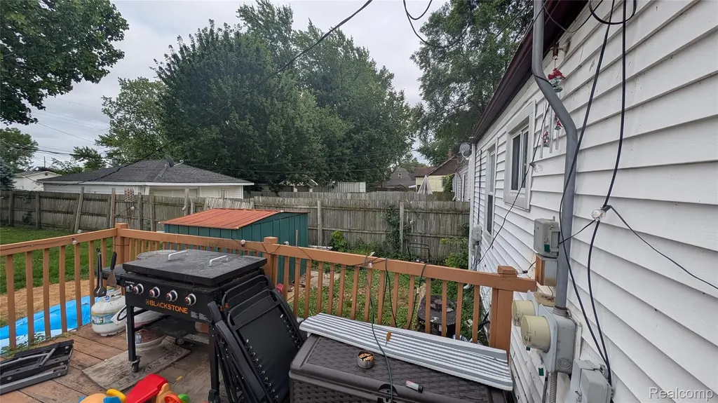 26828 Waldorf Street Roseville City MI 48066