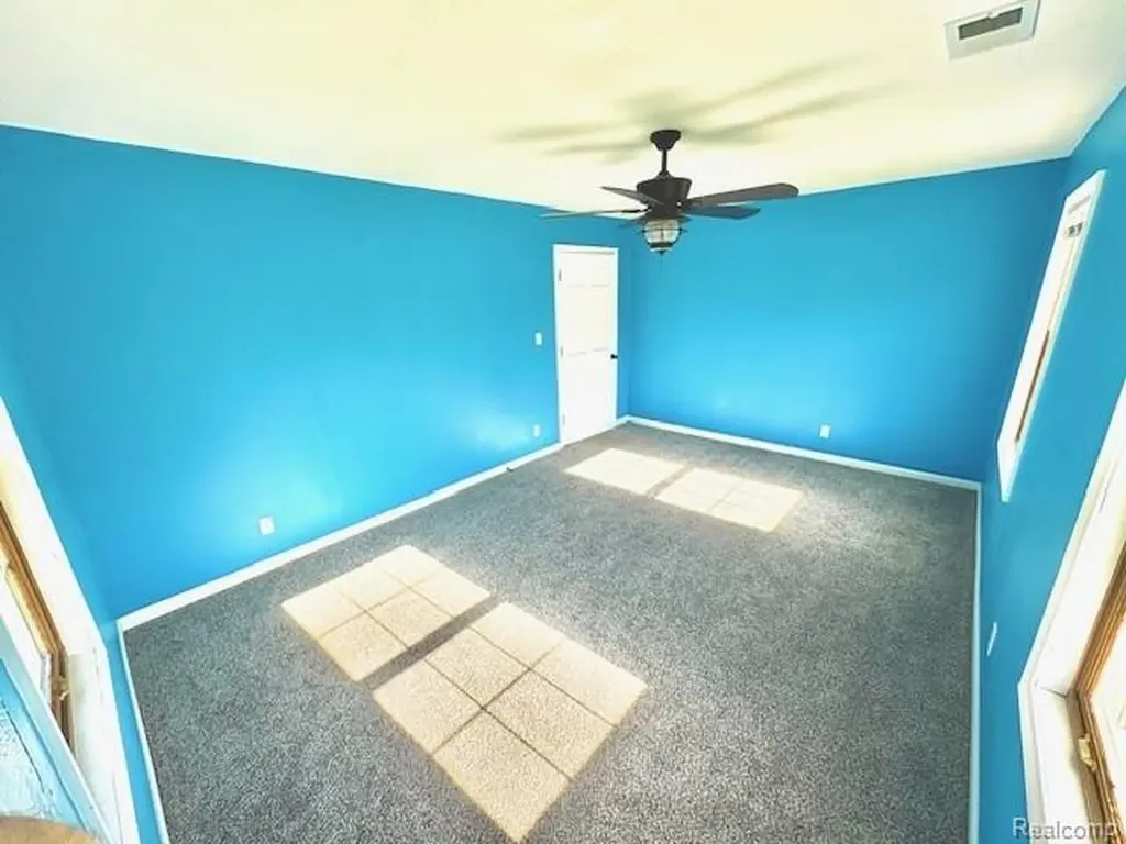 2095 M 140 Benton Harbor City MI 49022