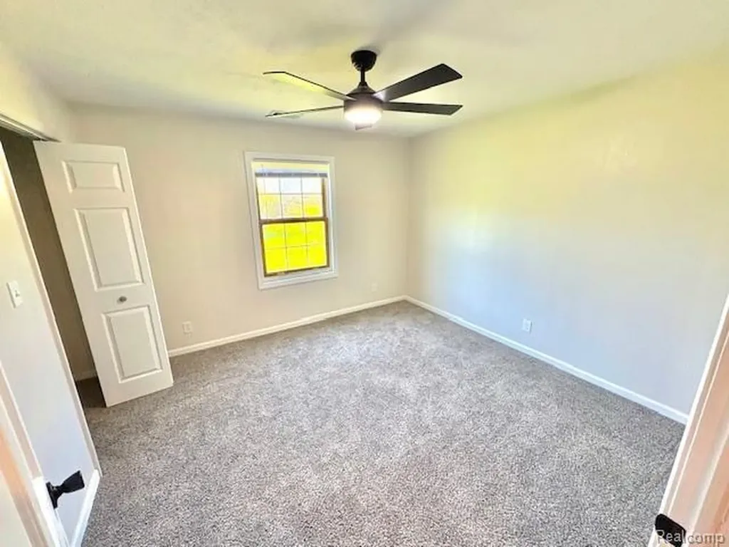 2095 M 140 Benton Harbor City MI 49022