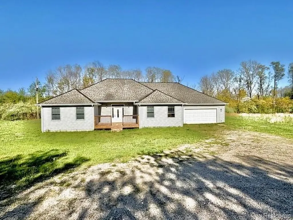 2095 M 140 Benton Harbor City MI 49022
