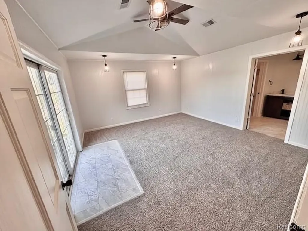 2095 M 140 Benton Harbor City MI 49022