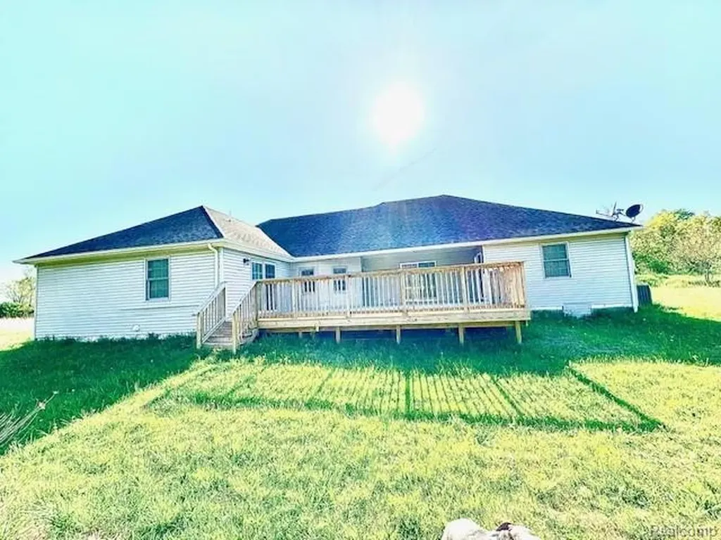 2095 M 140 Benton Harbor City MI 49022