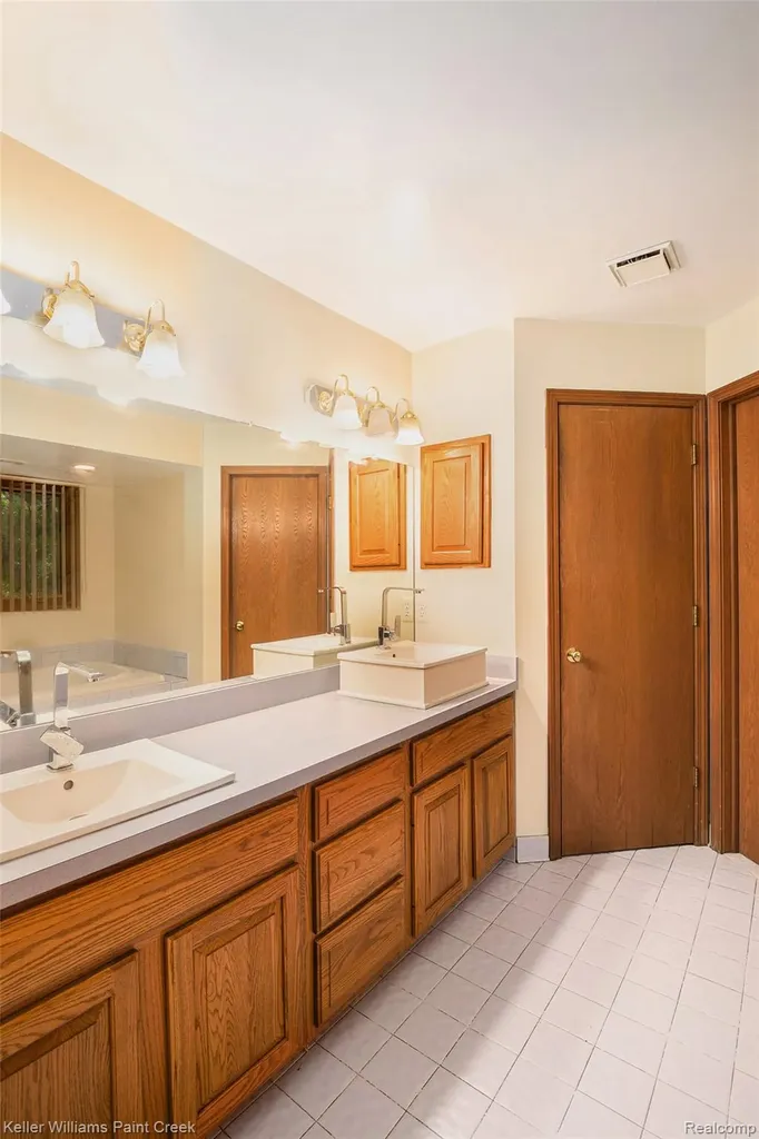 6365 Hayfield Lane Almont Township MI 48003
