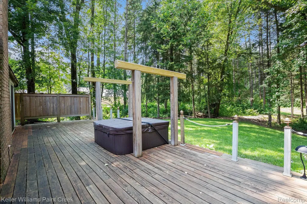 6365 Hayfield Lane Almont Township MI 48003
