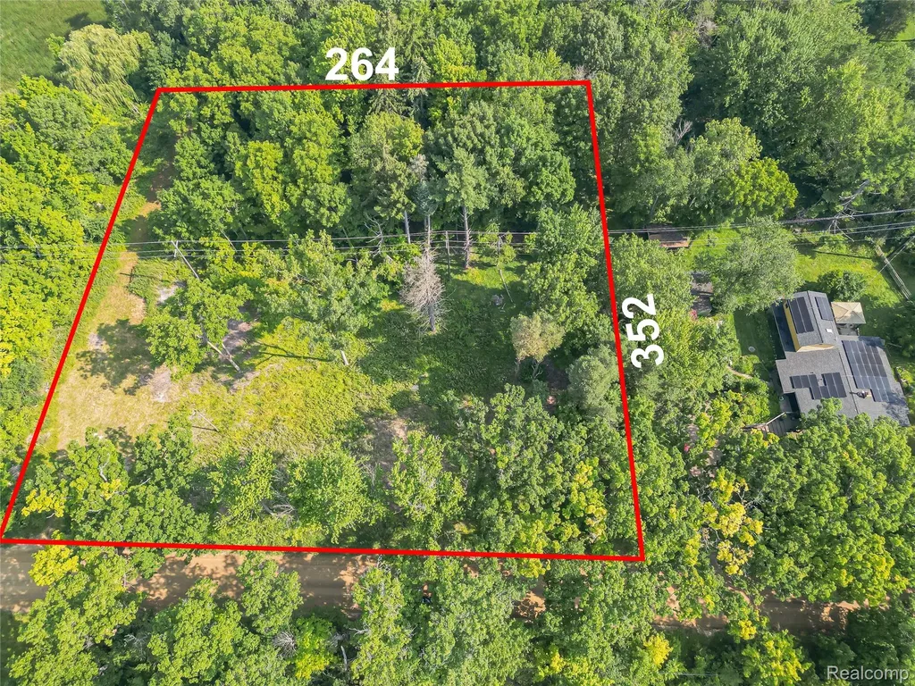 7230 Walnut Lake Road West Bloomfield Charter Township MI 48323