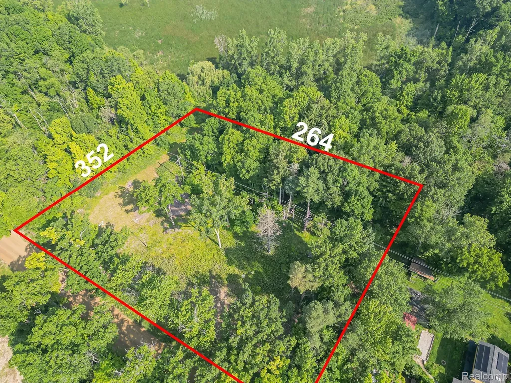 7230 Walnut Lake Road West Bloomfield Charter Township MI 48323