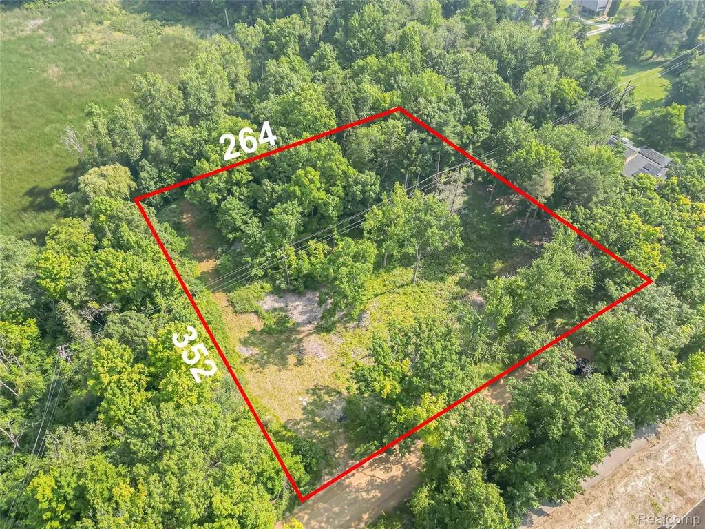 7230 Walnut Lake Road West Bloomfield Charter Township MI 48323