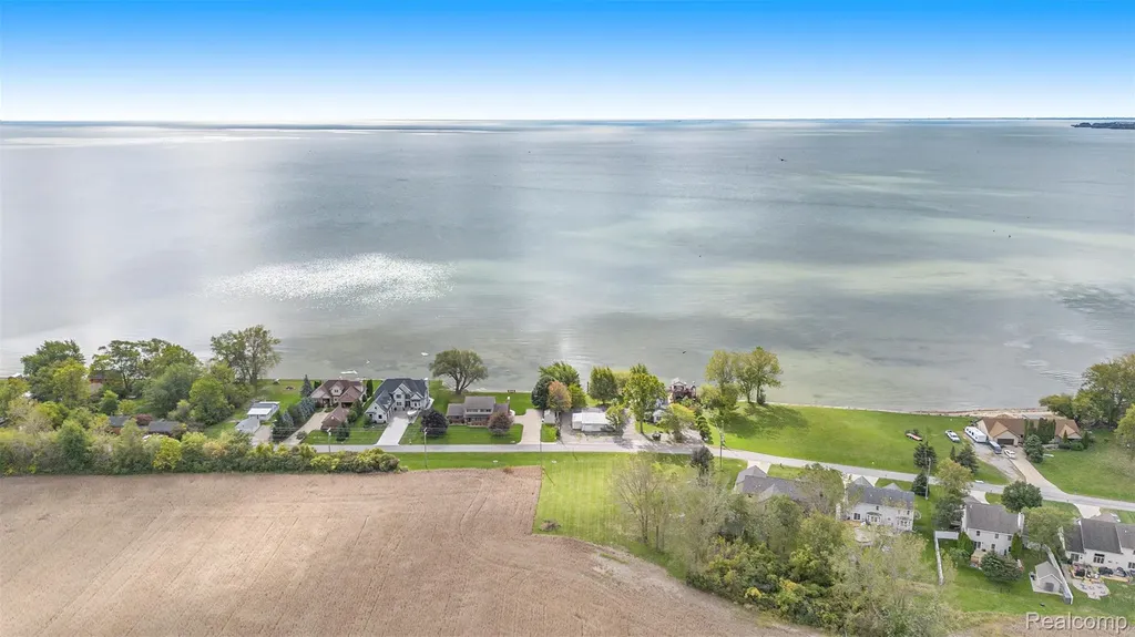 4511 Burke Road Frenchtown Township MI 48166