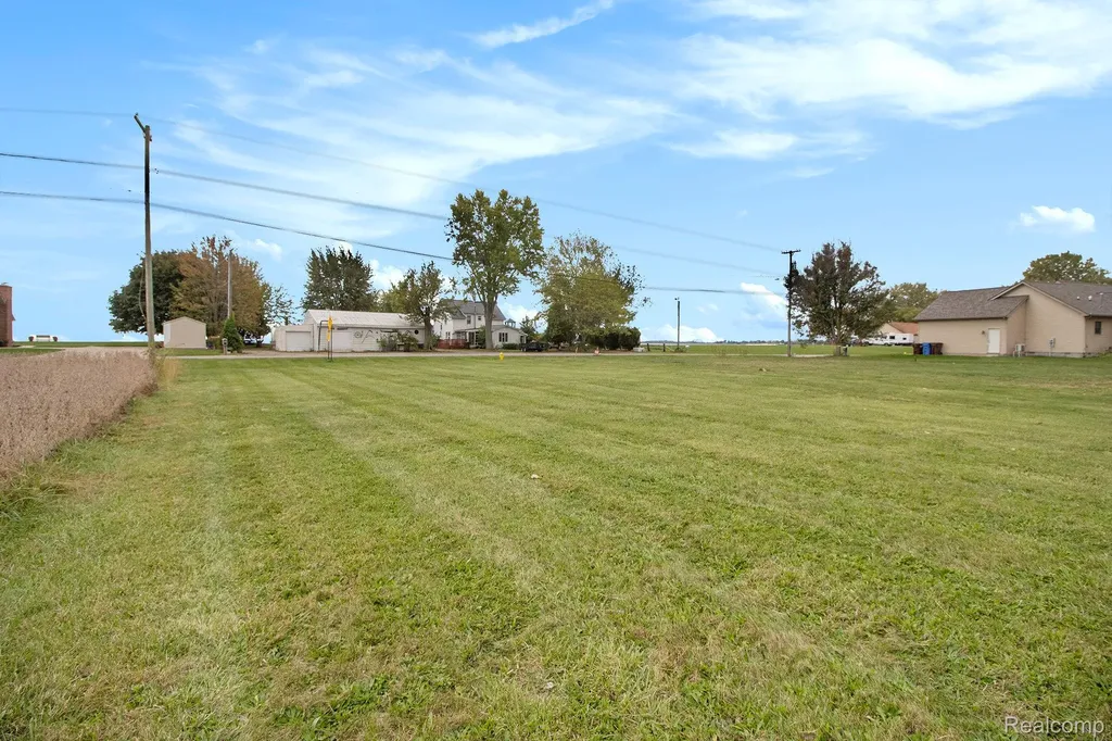 4511 Burke Road Frenchtown Township MI 48166