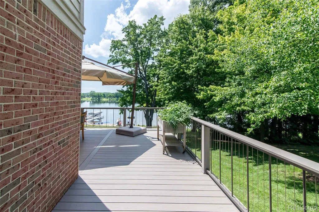 3166 Beach Lake Drive W Brighton Township MI 48380