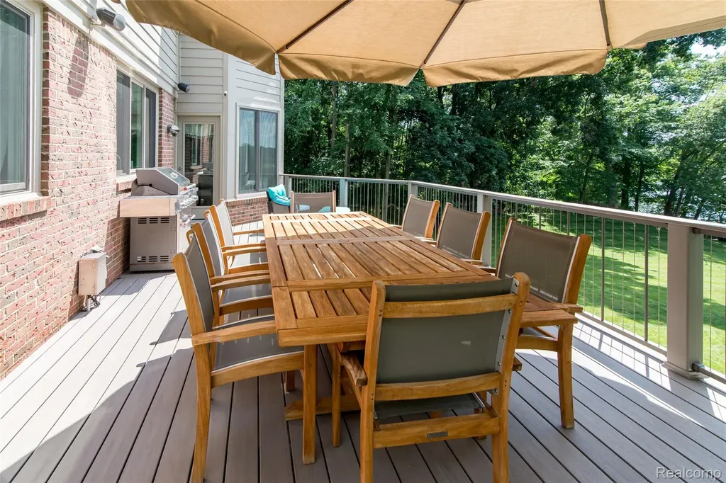 3166 Beach Lake Drive W Brighton Township MI 48380
