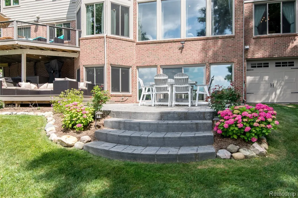 3166 Beach Lake Drive W Brighton Township MI 48380