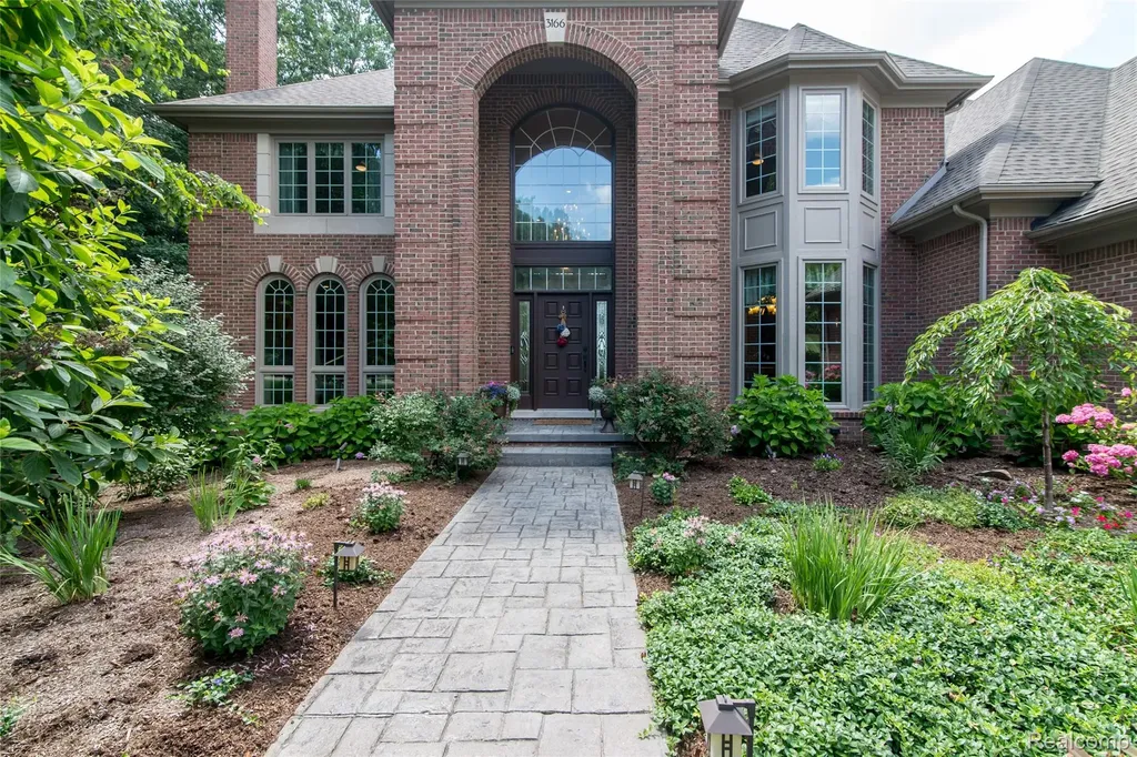 3166 Beach Lake Drive W Brighton Township MI 48380