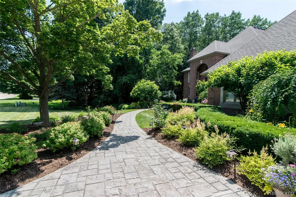 3166 Beach Lake Drive W Brighton Township MI 48380
