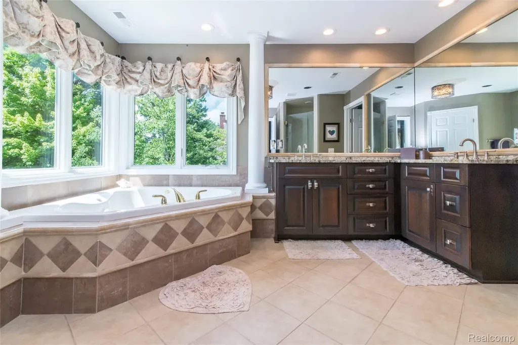 3166 Beach Lake Drive W Brighton Township MI 48380