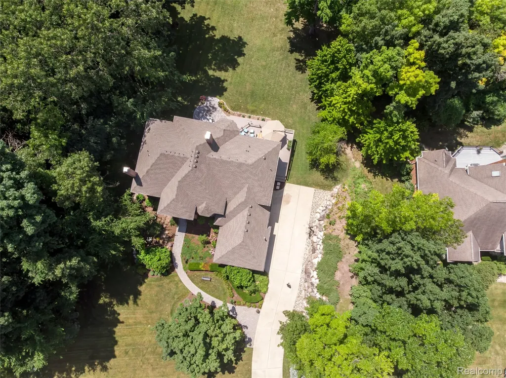 3166 Beach Lake Drive W Brighton Township MI 48380