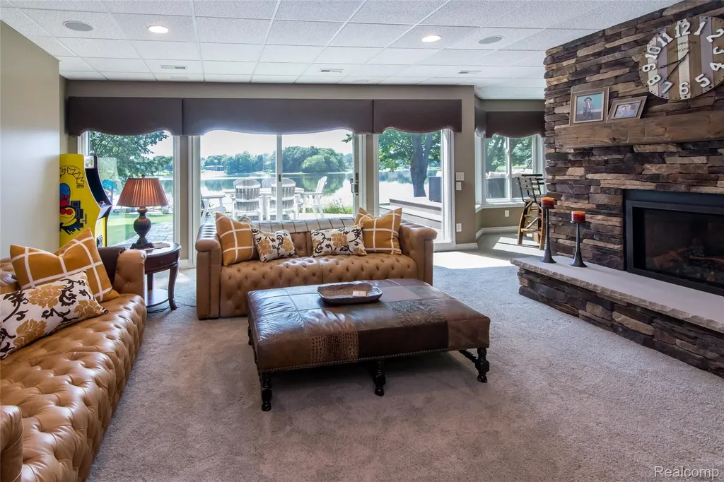 3166 Beach Lake Drive W Brighton Township MI 48380
