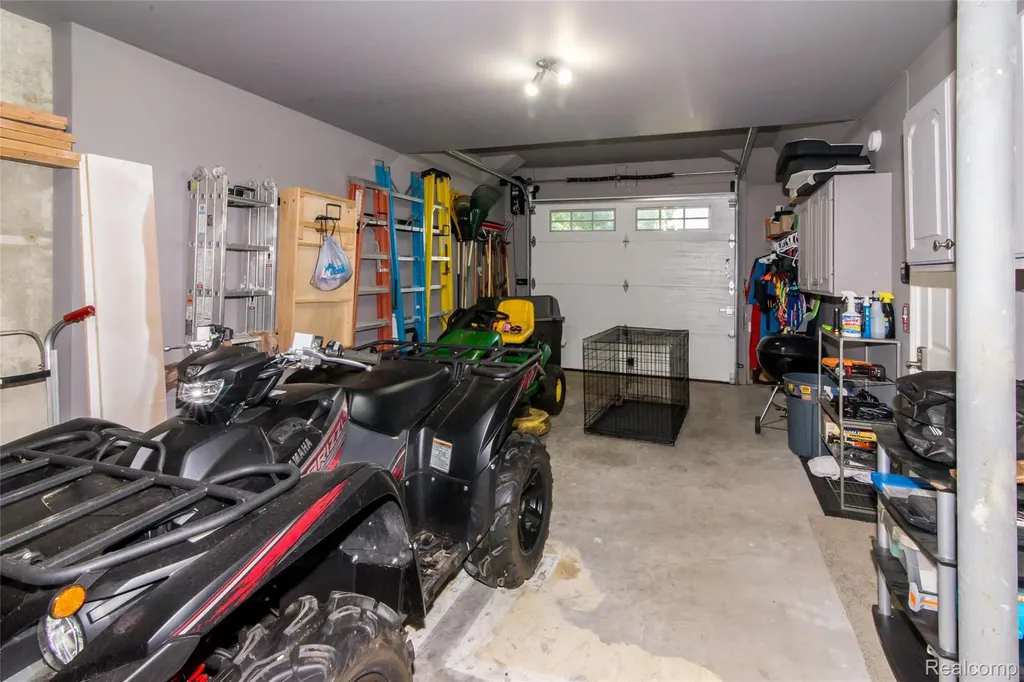 3166 Beach Lake Drive W Brighton Township MI 48380