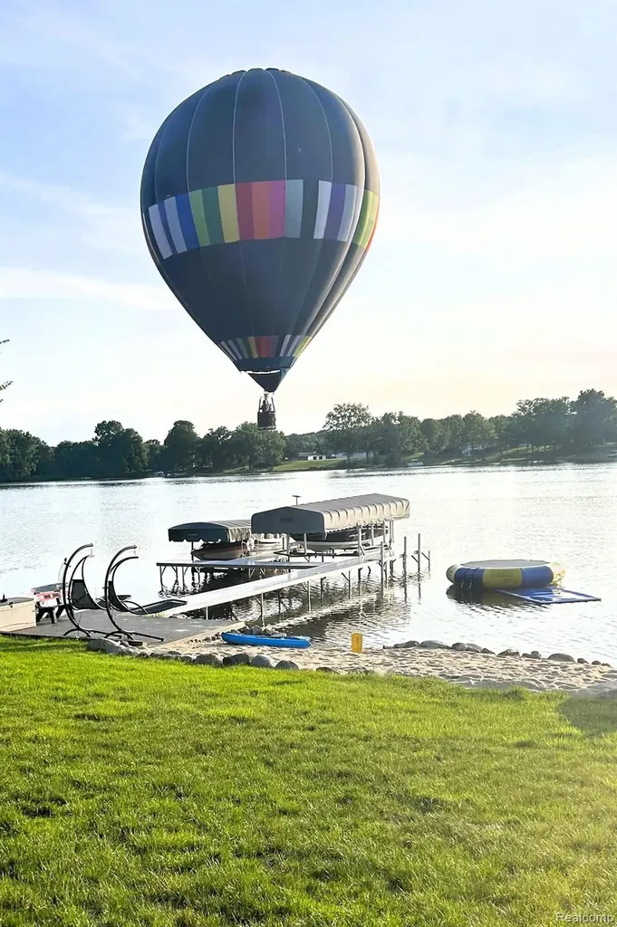3166 Beach Lake Drive W Brighton Township MI 48380