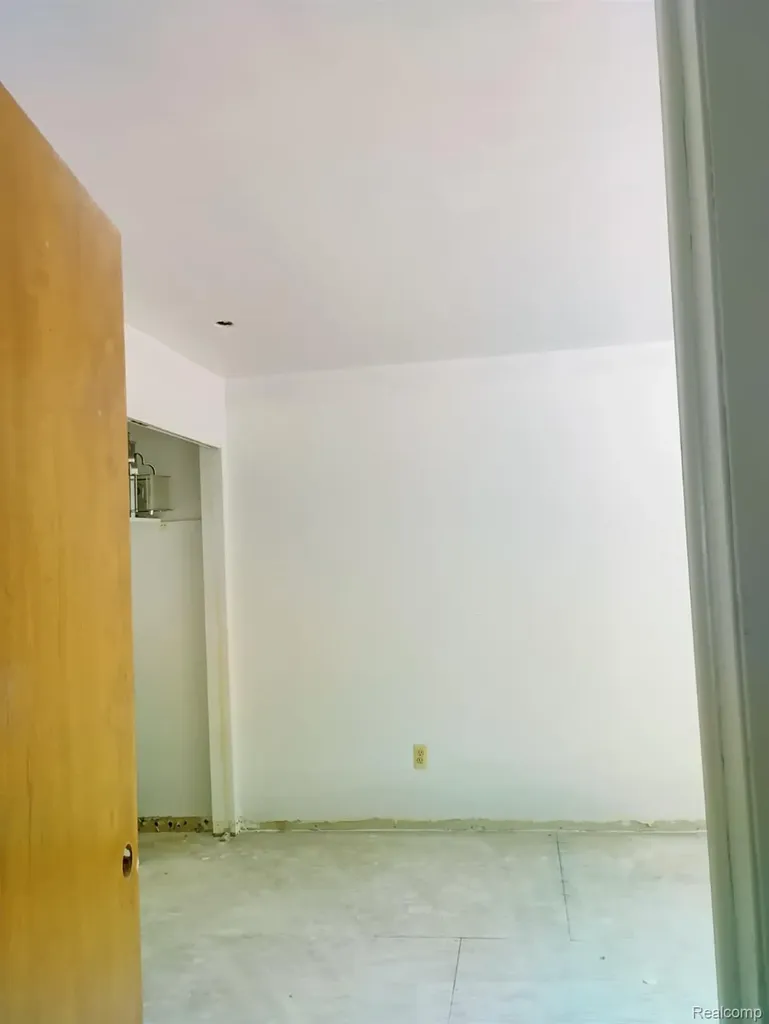 22100 Dante Street Oak Park City MI 48237