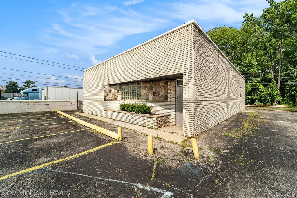 5915 Inkster Road Taylor City MI 48180