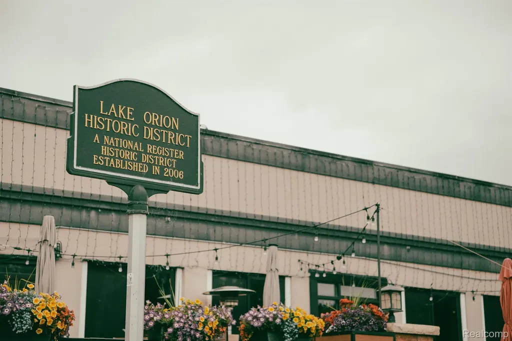 203 Port Side Drive Lake Orion Village MI 48362