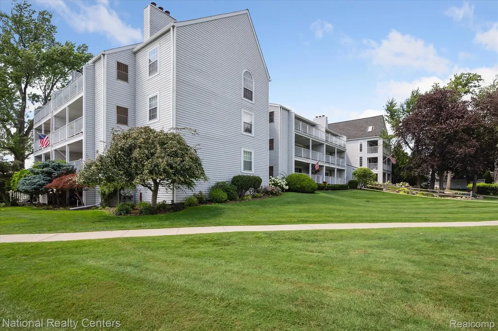3559 Port Cove Drive Waterford Charter Township MI 48328