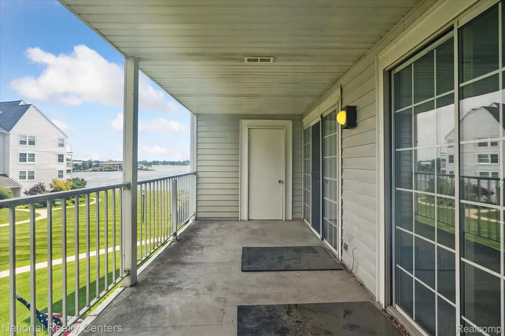 3559 Port Cove Drive Waterford Charter Township MI 48328