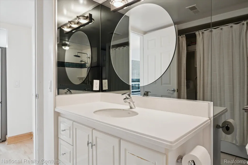 3559 Port Cove Drive Waterford Charter Township MI 48328