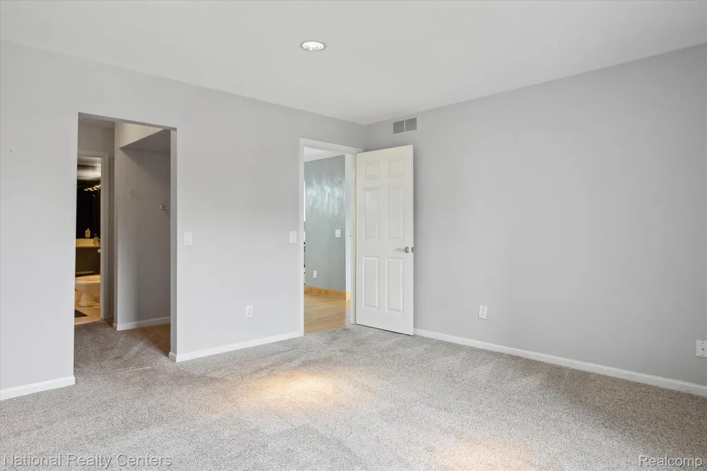 3559 Port Cove Drive Waterford Charter Township MI 48328
