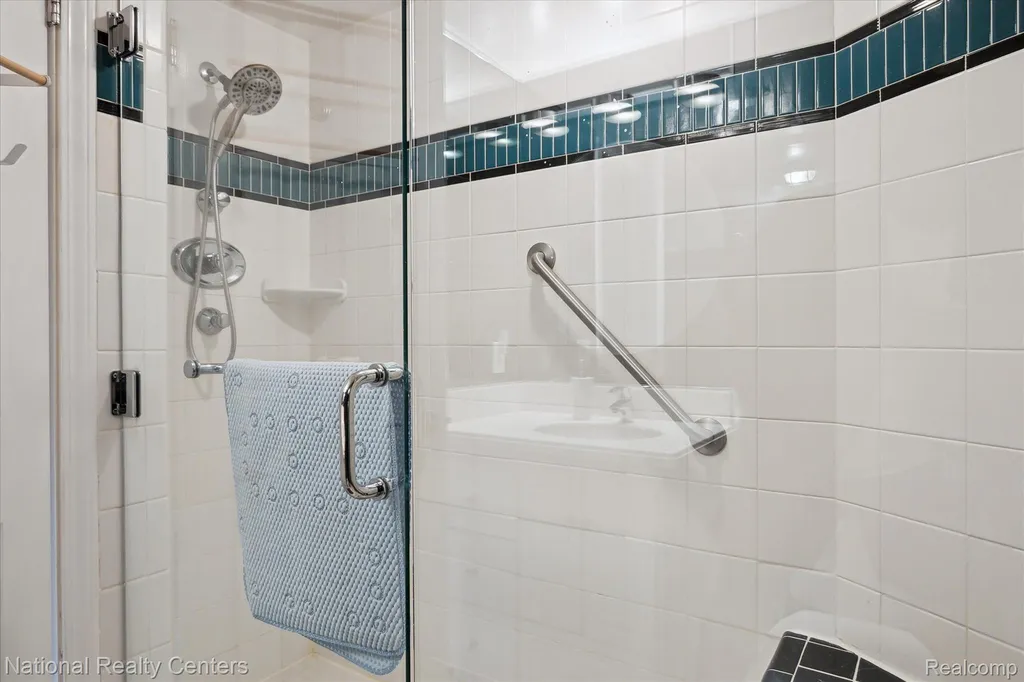 3559 Port Cove Drive Waterford Charter Township MI 48328