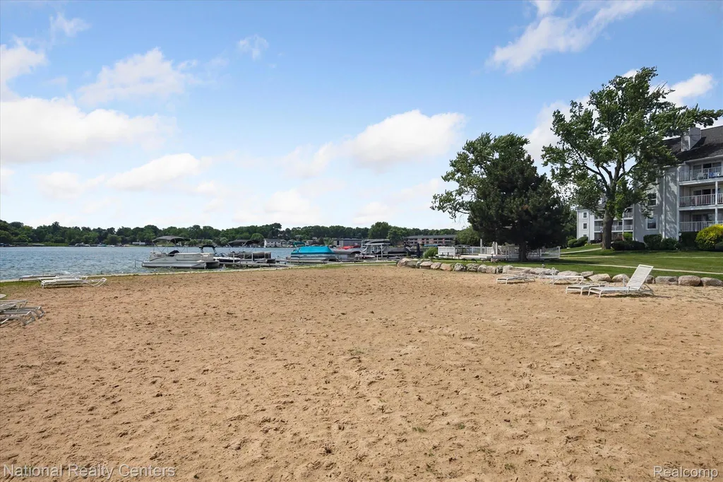 3559 Port Cove Drive Waterford Charter Township MI 48328