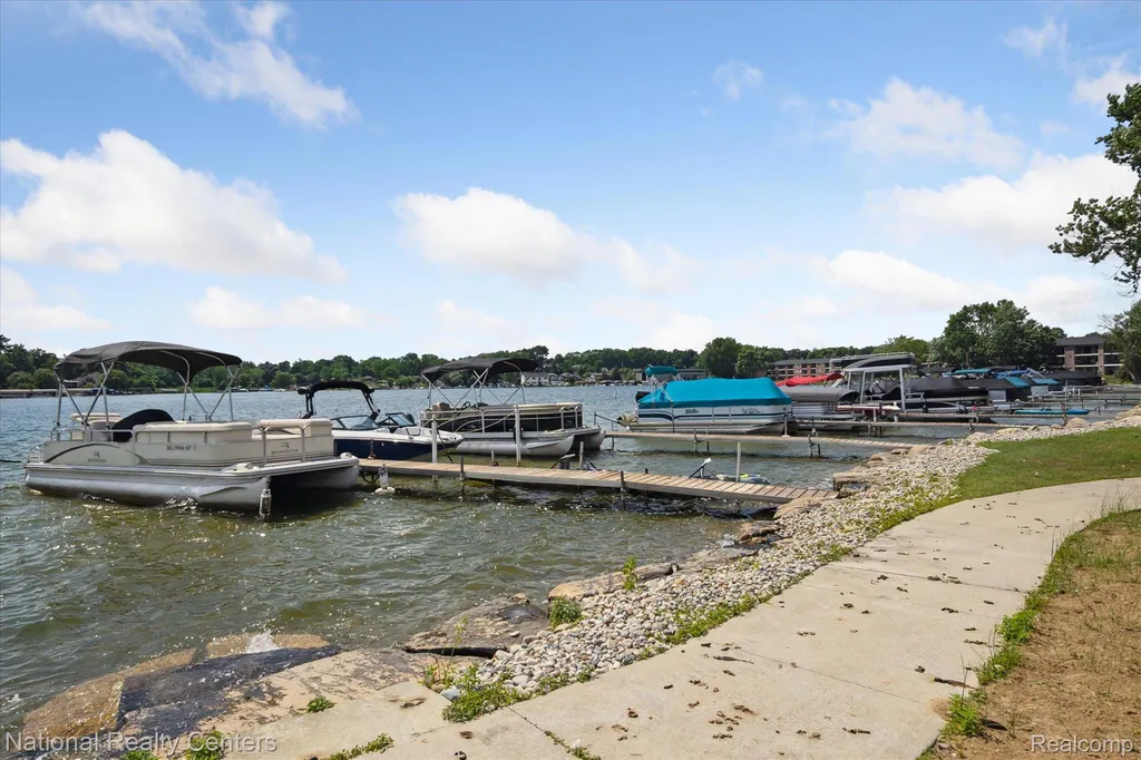 3559 Port Cove Drive Waterford Charter Township MI 48328