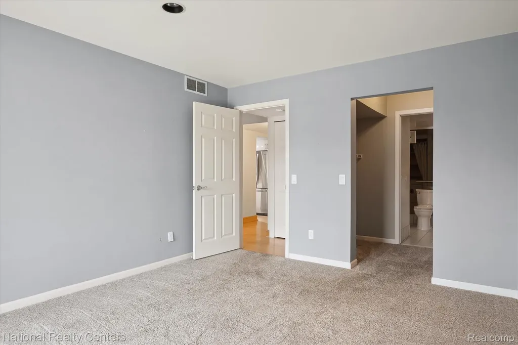 3559 Port Cove Drive Waterford Charter Township MI 48328