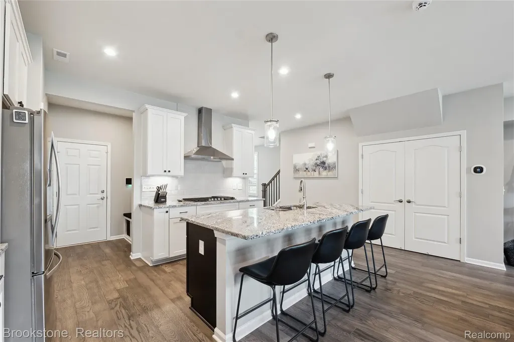 765 Hummingbird Drive Rochester Hills City MI 48307