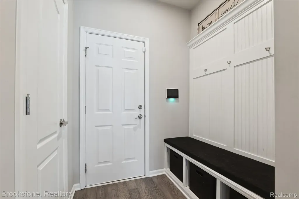 765 Hummingbird Drive Rochester Hills City MI 48307