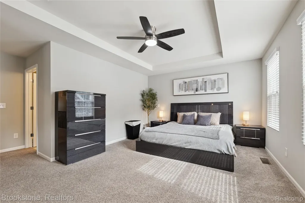 765 Hummingbird Drive Rochester Hills City MI 48307