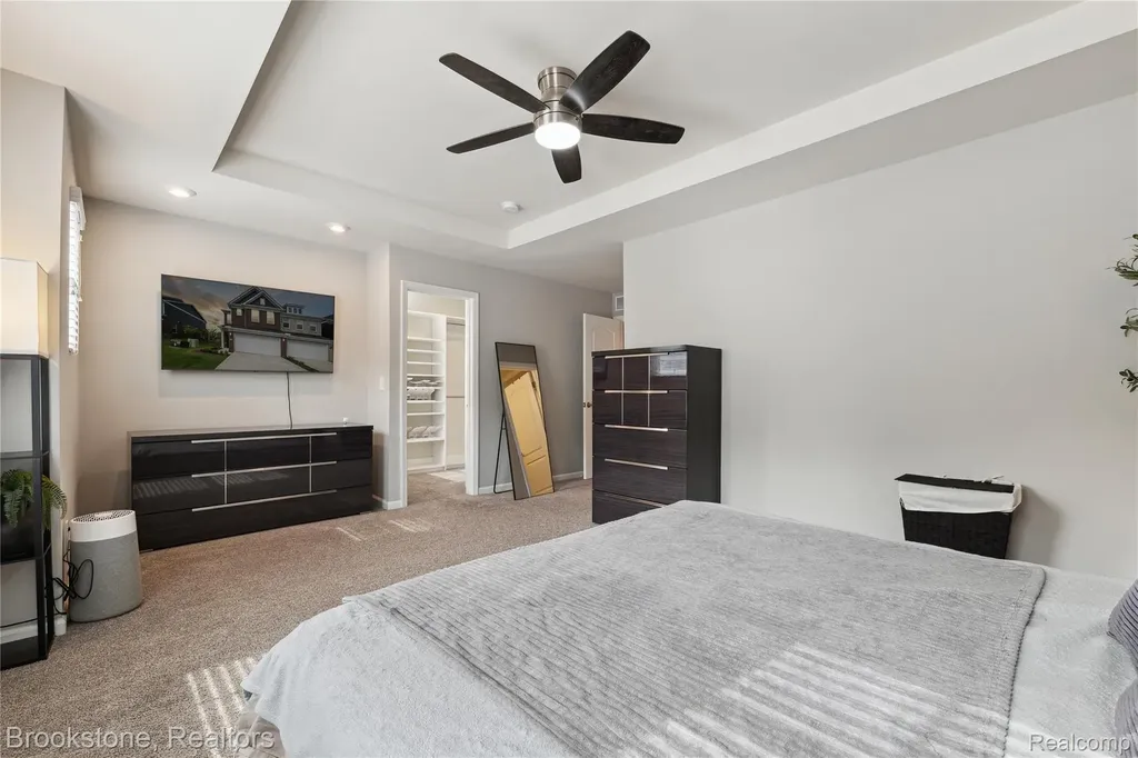 765 Hummingbird Drive Rochester Hills City MI 48307