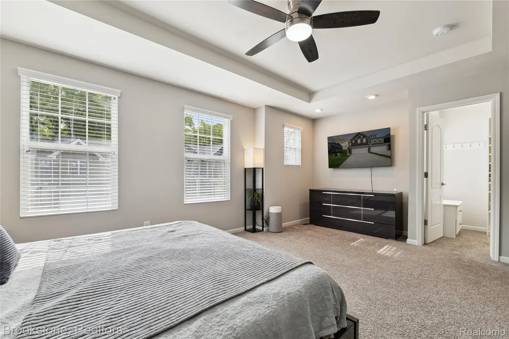 765 Hummingbird Drive Rochester Hills City MI 48307