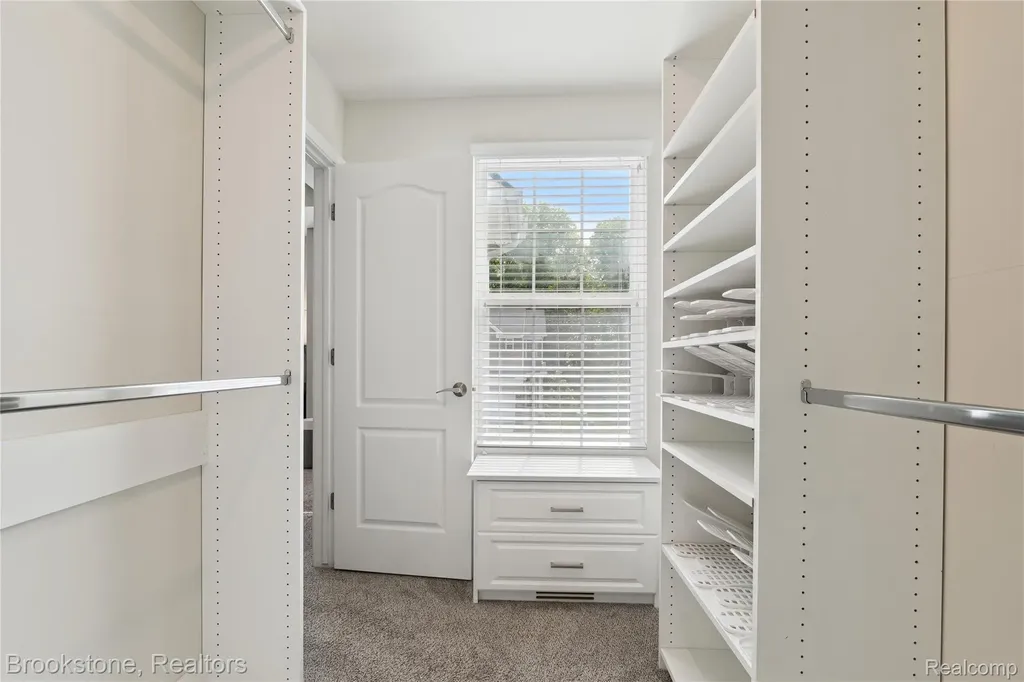 765 Hummingbird Drive Rochester Hills City MI 48307