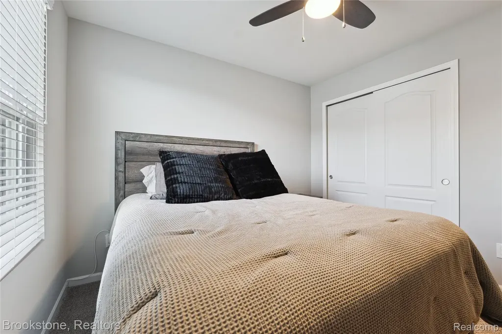 765 Hummingbird Drive Rochester Hills City MI 48307