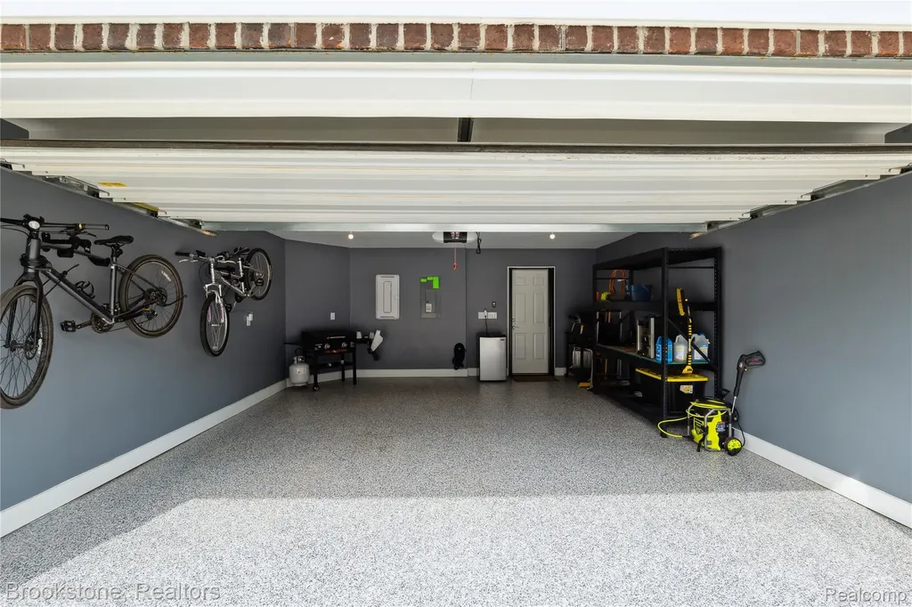 765 Hummingbird Drive Rochester Hills City MI 48307