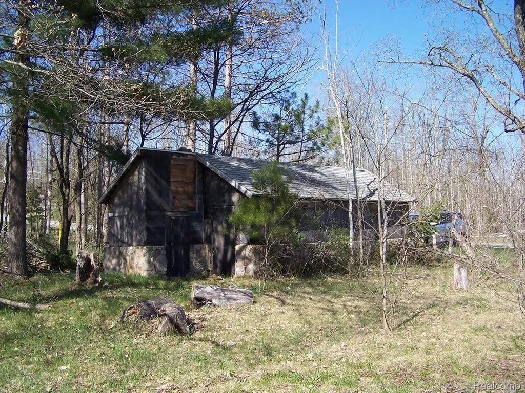 2720 Sawyer Road Dover Township MI 49735