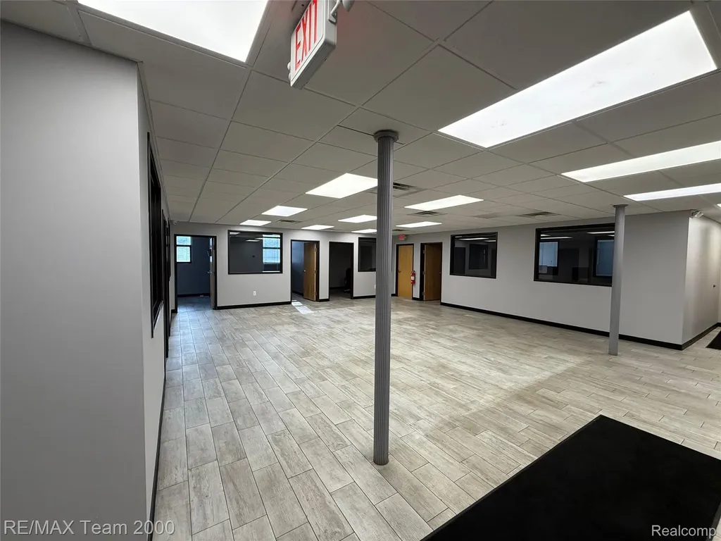 28975 Grand River Avenue Farmington City MI 48336