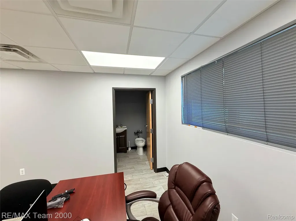 28975 Grand River Avenue Farmington City MI 48336