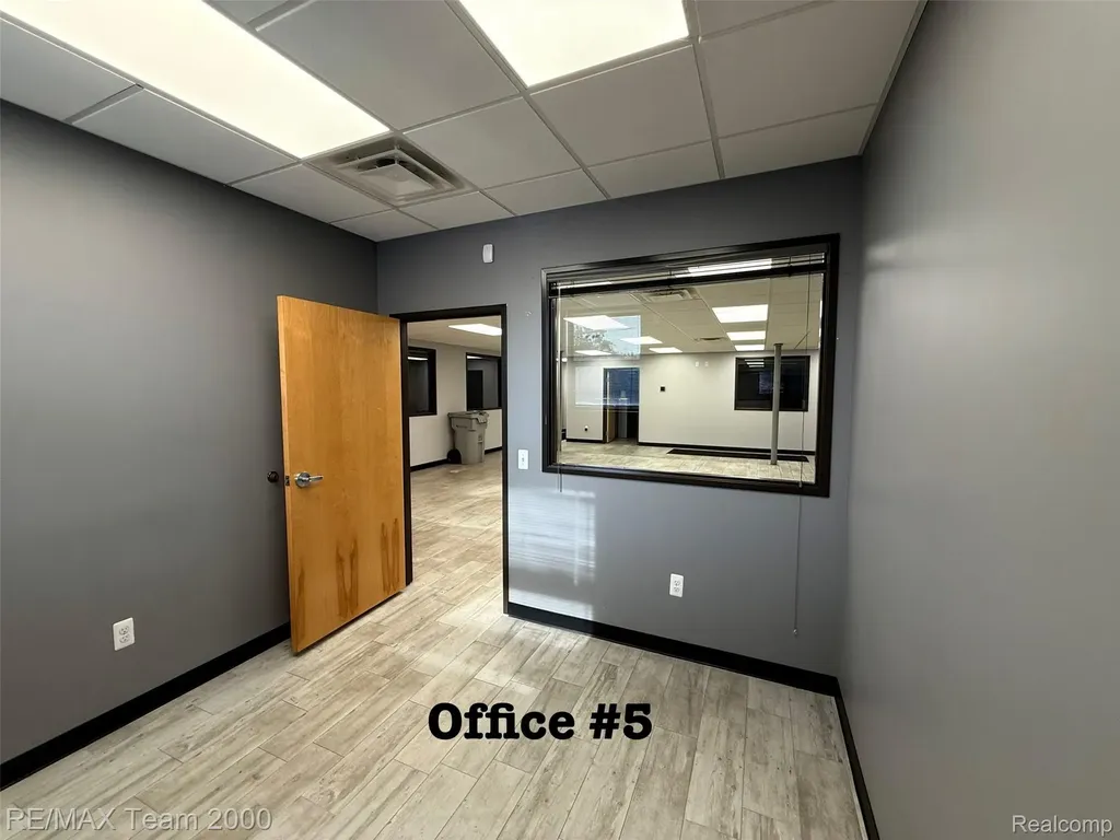 28975 Grand River Avenue Farmington City MI 48336