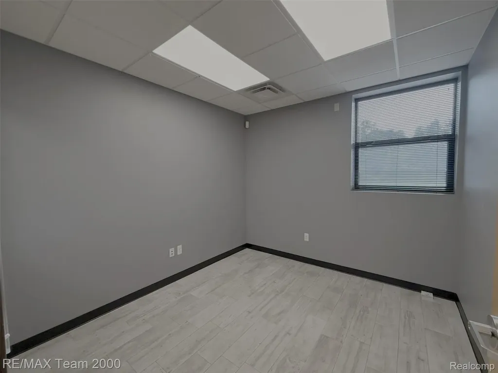 28975 Grand River Avenue Farmington City MI 48336