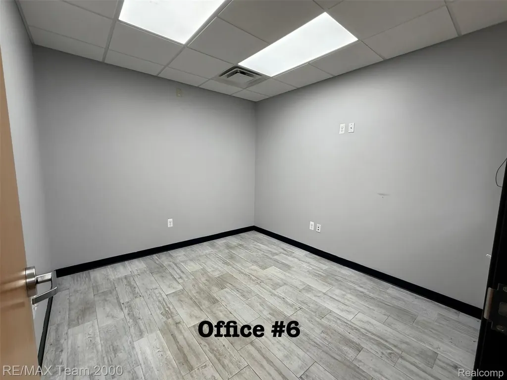28975 Grand River Avenue Farmington City MI 48336