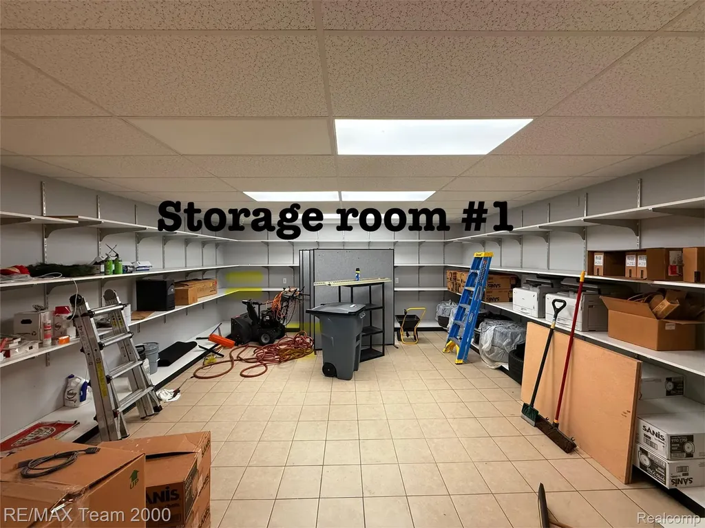28975 Grand River Avenue Farmington City MI 48336